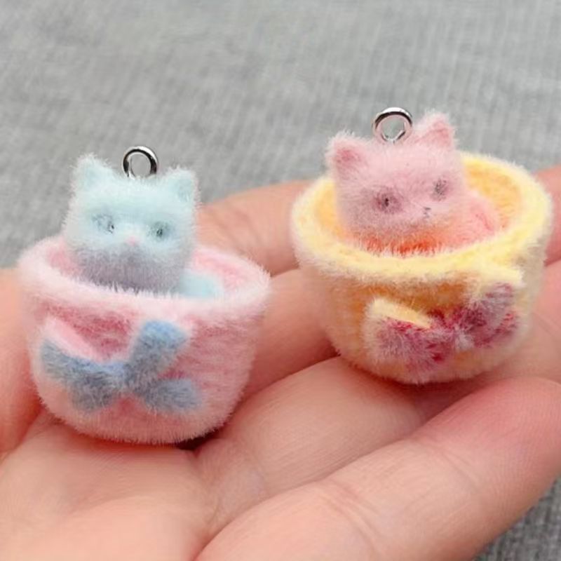 Resin Craft Projects - 4 Stück 3D-Plüsch-Katzenanhänger aus Kunstharz, DIY-Schmuckherstellung,
